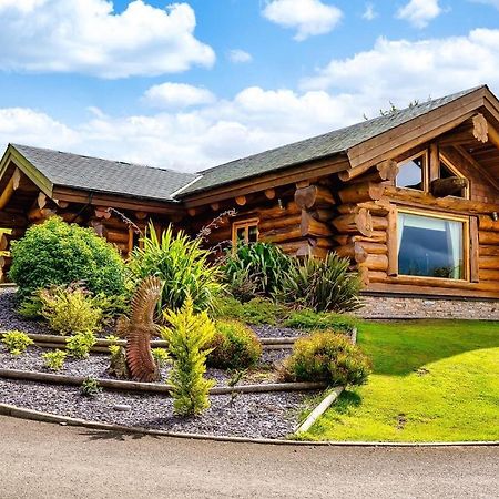 The Log Cabins At The Vu Bathgate Exterior foto